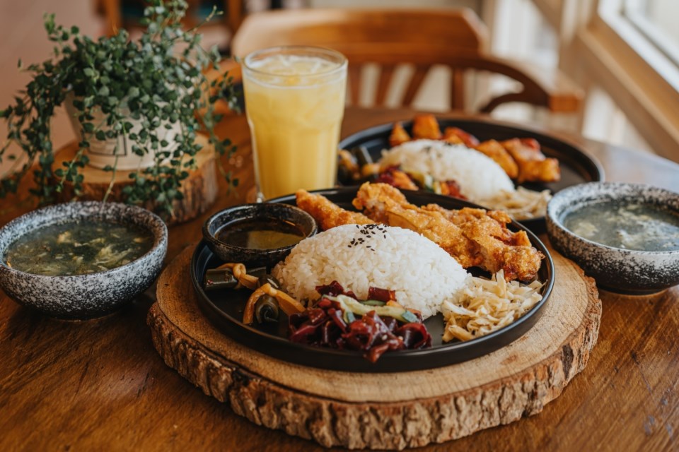 Makanan Teluk Longdong