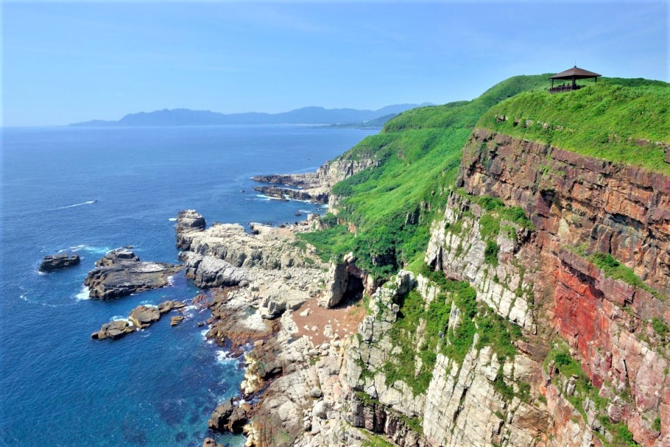 Lin Xinjiang - menghadap Gua Naga