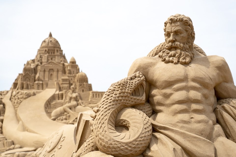 大型の砂の彫刻作品