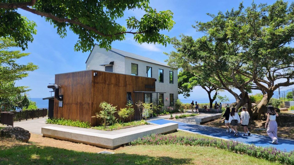 峭壁小屋