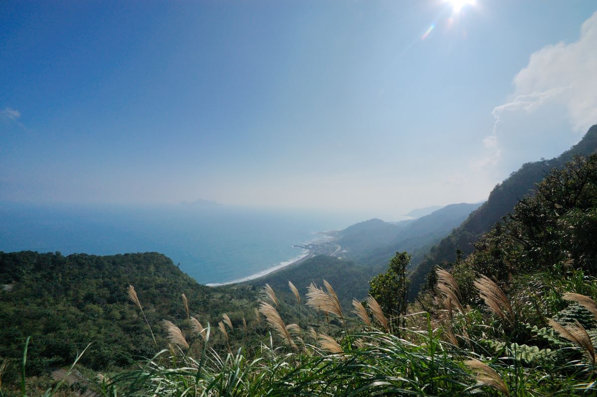 고개에서 바라본 구이산섬(Guishan Island)