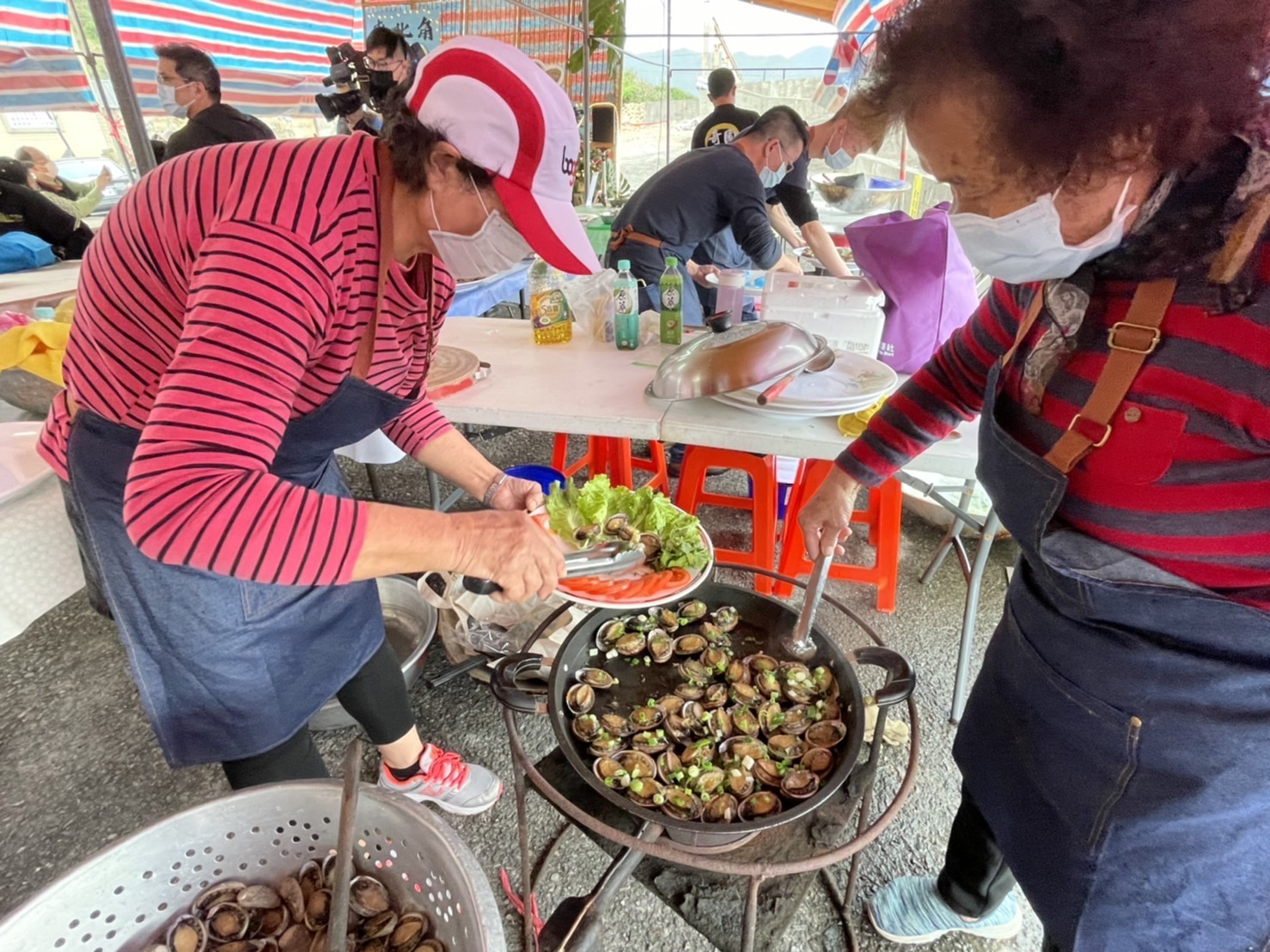 Contestants of Gongliao Abalone Cooking