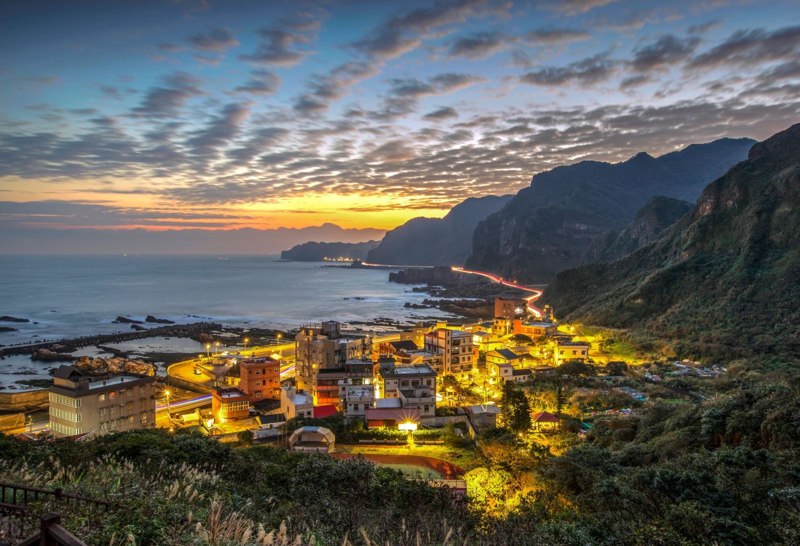 沿岸高速道路の夜景