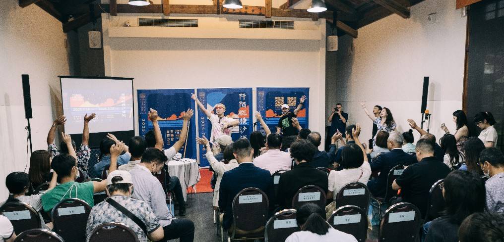 Ảnh chụp nhóm họp báo