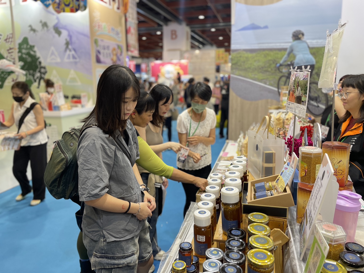 Trang trại nuôi ong sinh thái