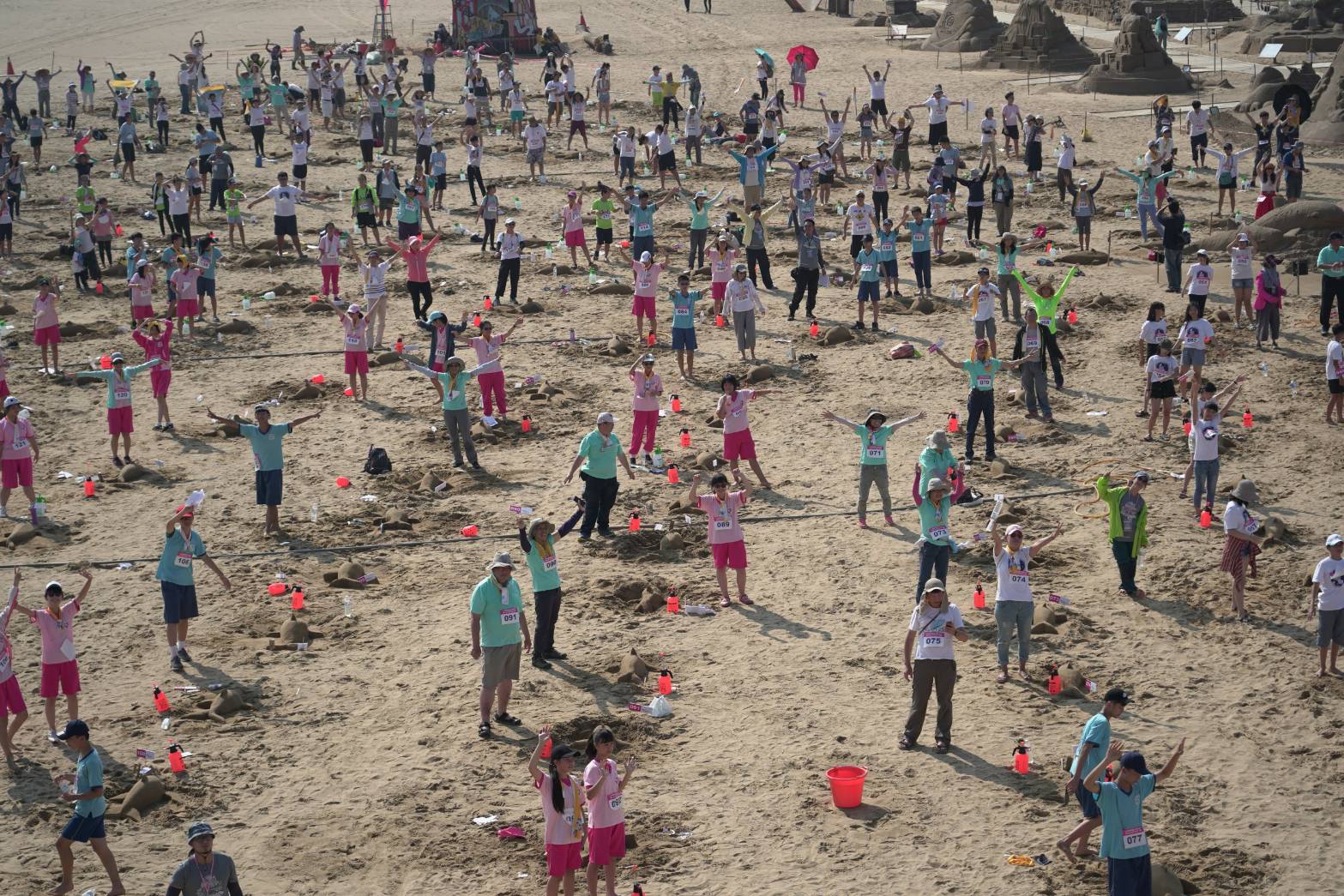 Международный сезон песчаных скульптур Fulong 2019 года 15 июня бросил вызов мировому рекорду Цзиньши - самому успешному созданию скульптуры из песка