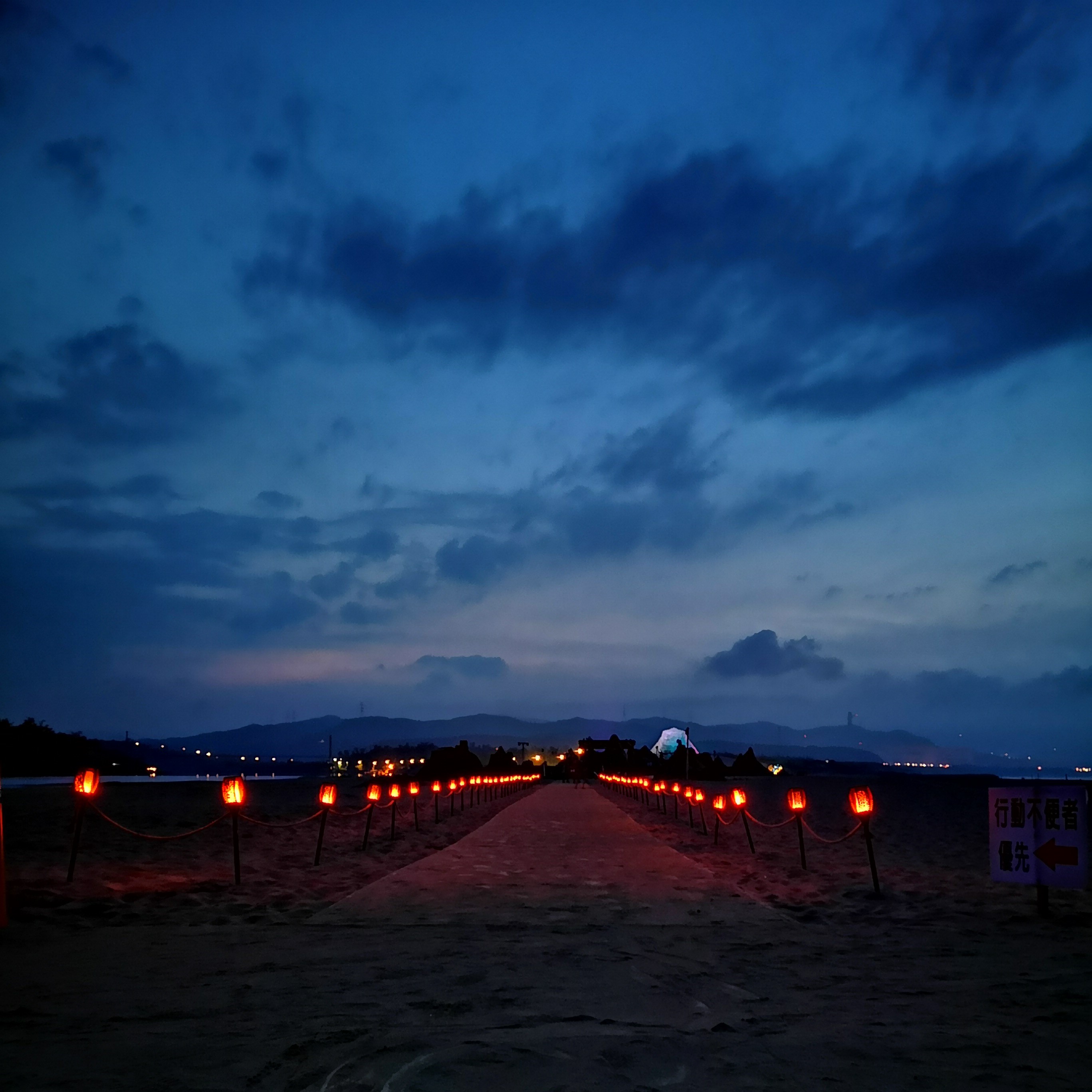 Fu Rongtu nói rằng 2- Triển lãm điêu khắc cát đêm quy mô lớn đầu tiên của Đài Loan.