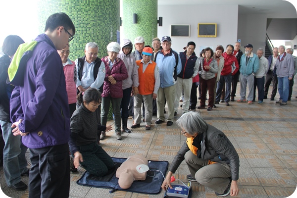CPR + AED応急処置トレーニングコース