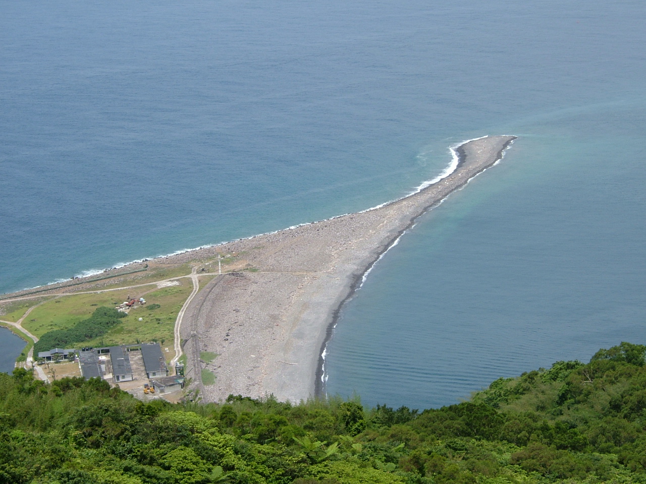 往下俯視龜山島照